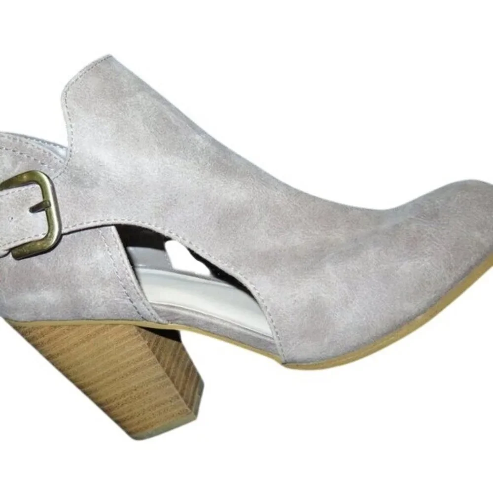 Fergalicious by Fergie Palmer Micro Suede Buckle Ankle Chelsea Boots Booties 9.5